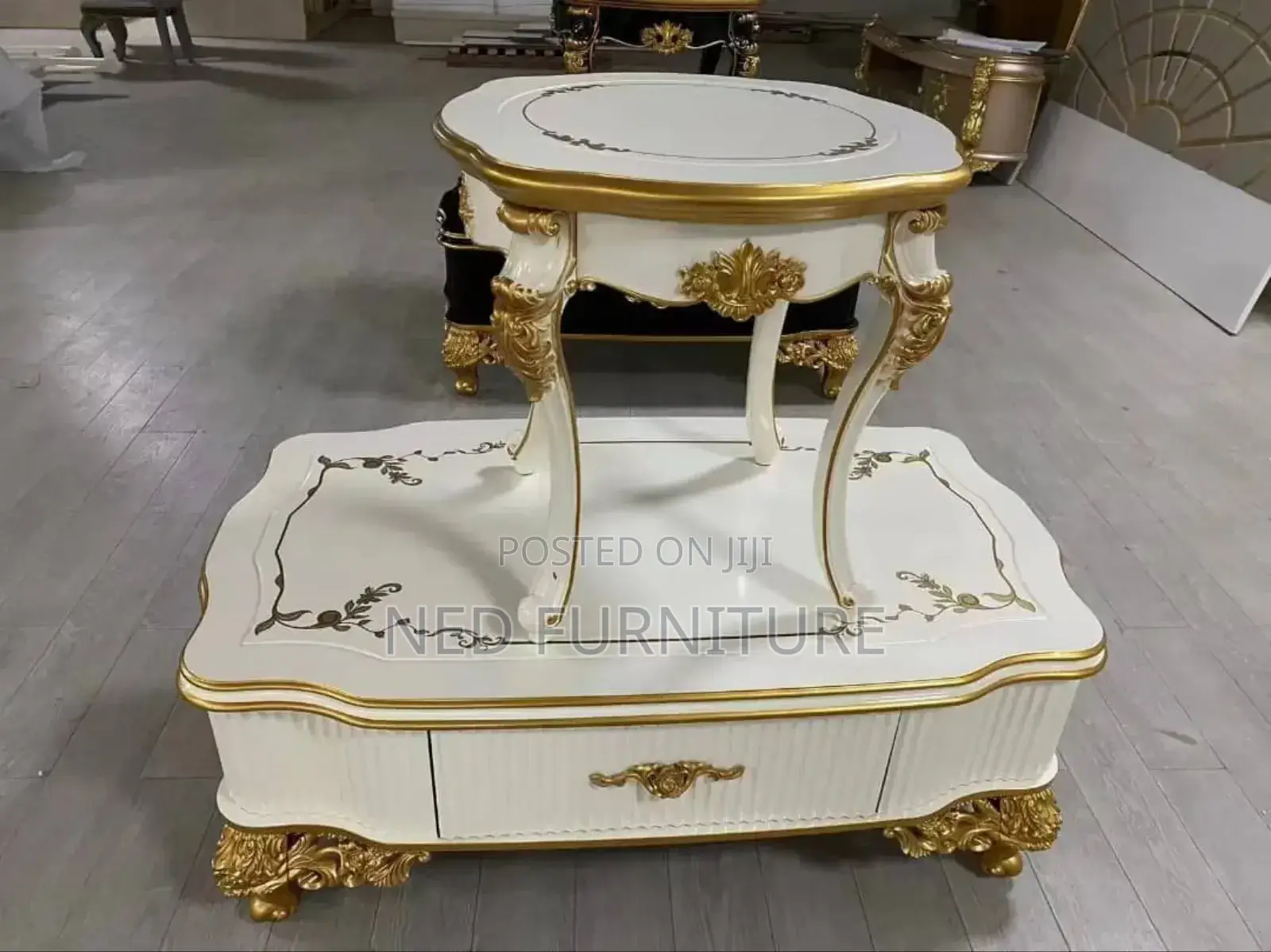 Quality Centre Table With 2 Side Stools