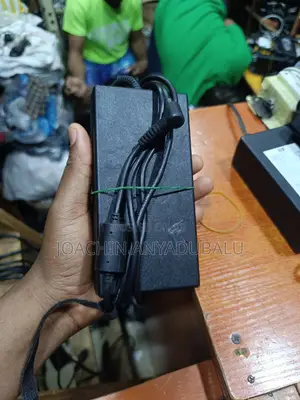 MSI 200W Laptop Charger Adapter 19V = 10.5A