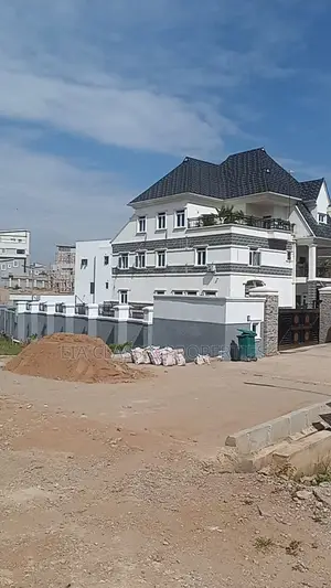 5bdrm Duplex in Guzape for sale