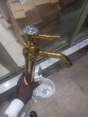 Diamond Head Gold Mixer Tap