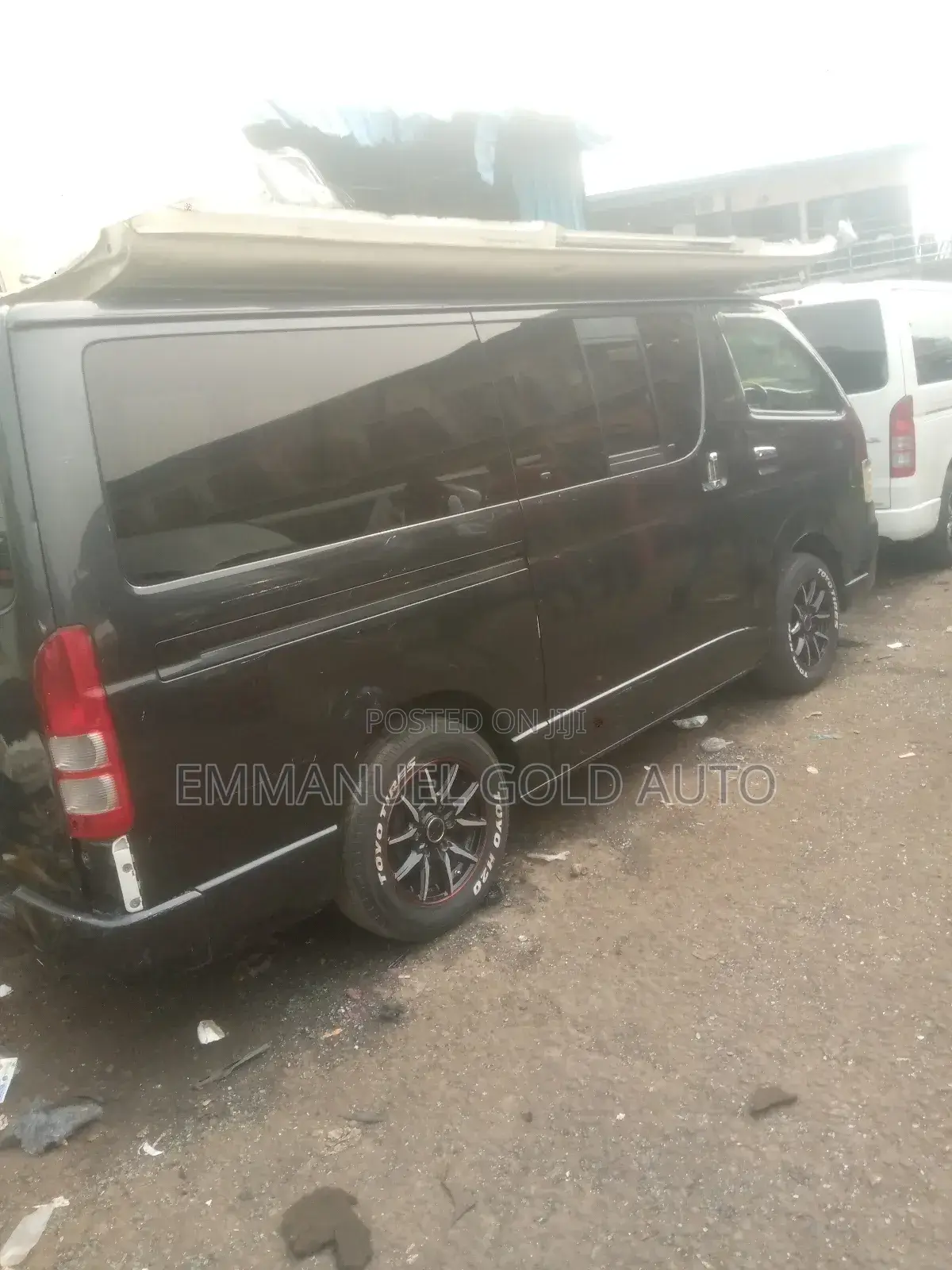 Toyota HiAce 2005 White