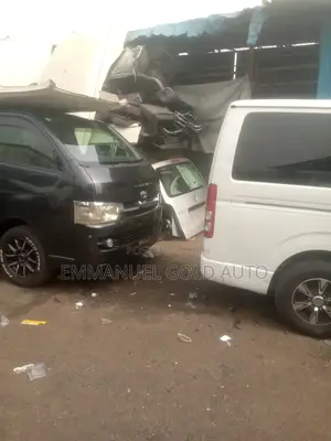 Toyota HiAce 2005 White