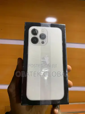 Photo - New Apple iPhone 13 Pro 128 GB Silver