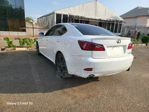 Lexus IS 2010