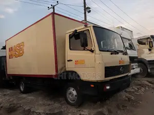 Mercedes Benz 15fit Liiftback Truck 2004 Beige