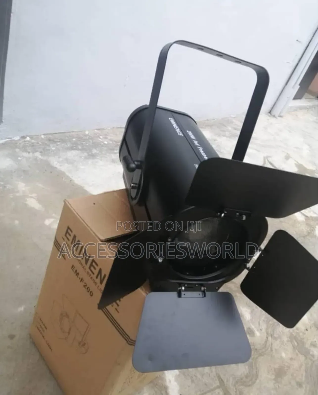 200w LED Fresnel Spotlight