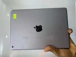 Apple iPad 5 (2022) 32 GB Gray