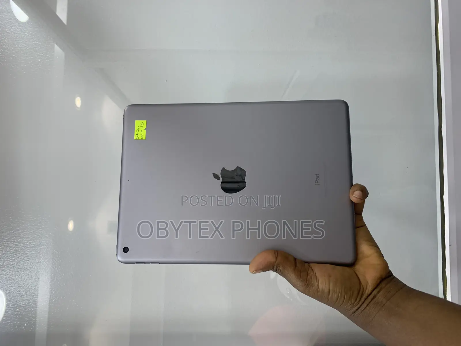 Apple iPad 5 (2022) 32 GB Gray