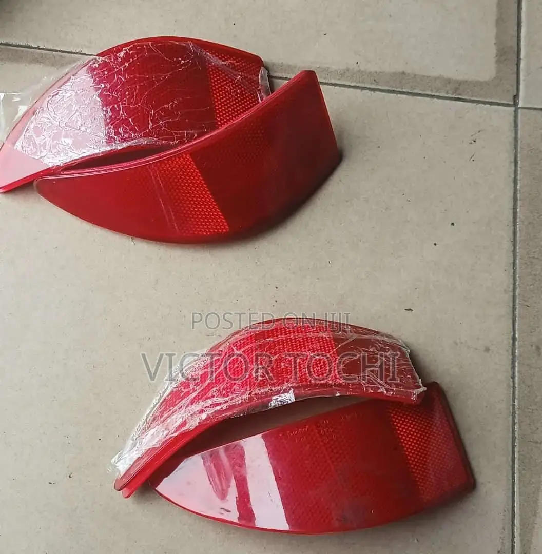 Back Bumper Reflector Is250 2006-2012