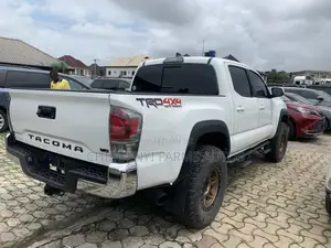Toyota Tacoma TRD Off Road 2018 Off white