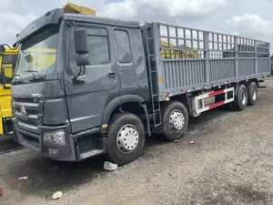 Howl Trailer Carrying Loads Trailer