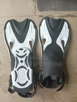 Best Quality Adjustable Adults and Children Swimming Flipper