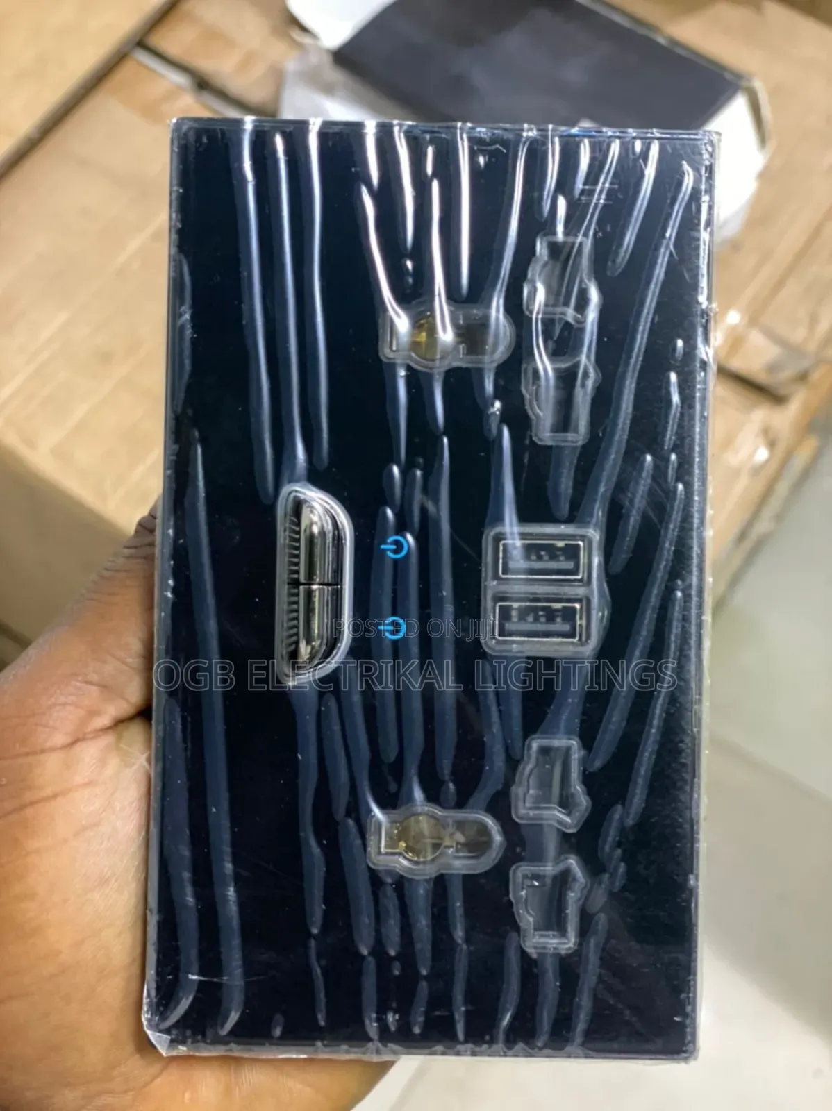 Glass Smart Switches and Sockets