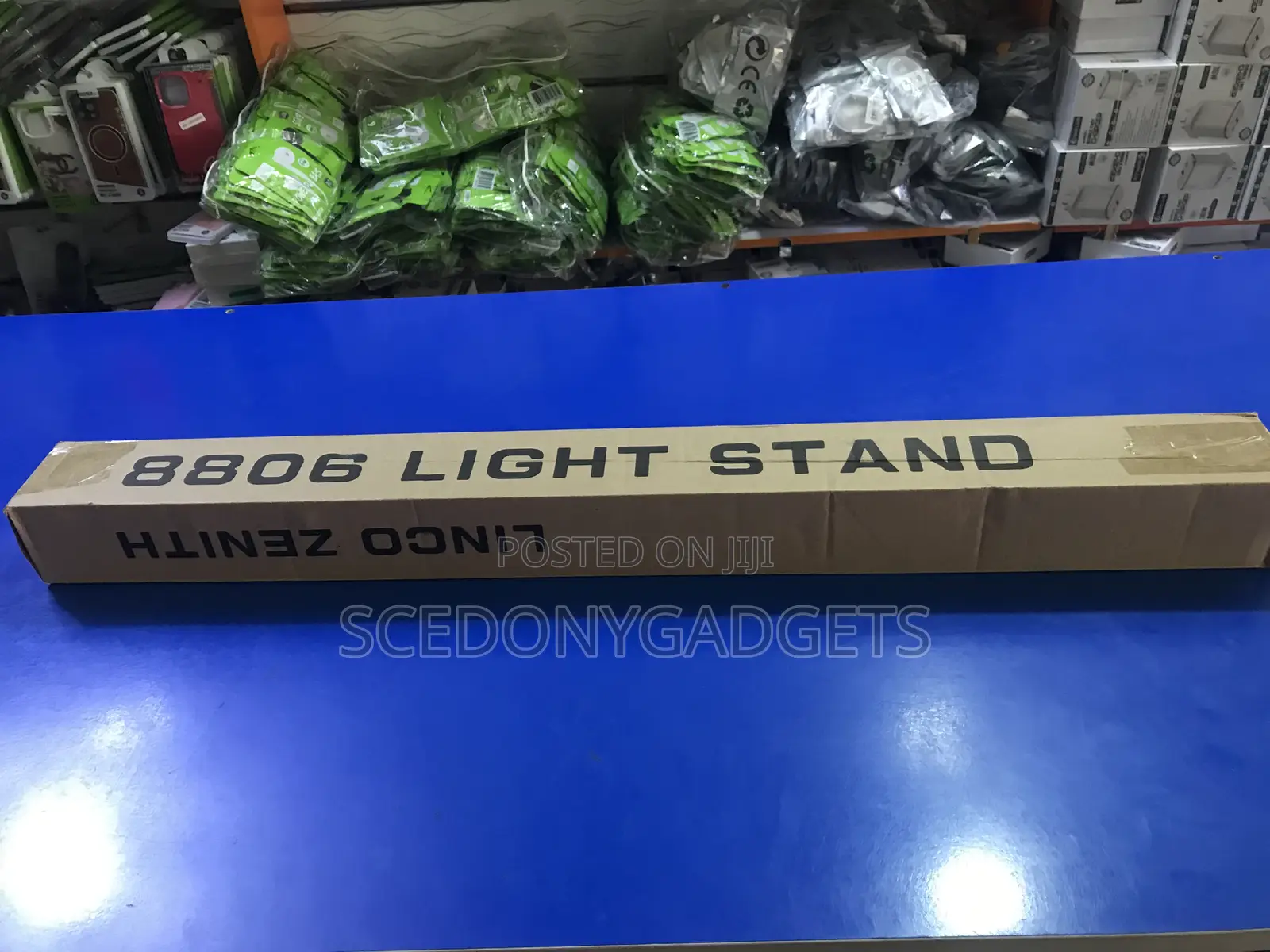 8806 Strong Metal Light,Camera and Phone Stand