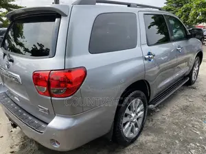Toyota Sequoia 2013 Silver