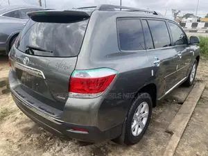 Toyota Highlander 2011 Gray
