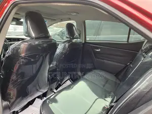 Toyota Corolla XLE (1.8L 4cyl 2A) 2018 Red