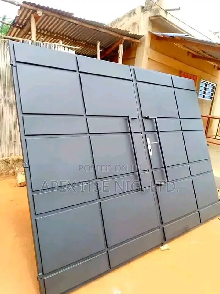 Pan Fitted Luxury Gate