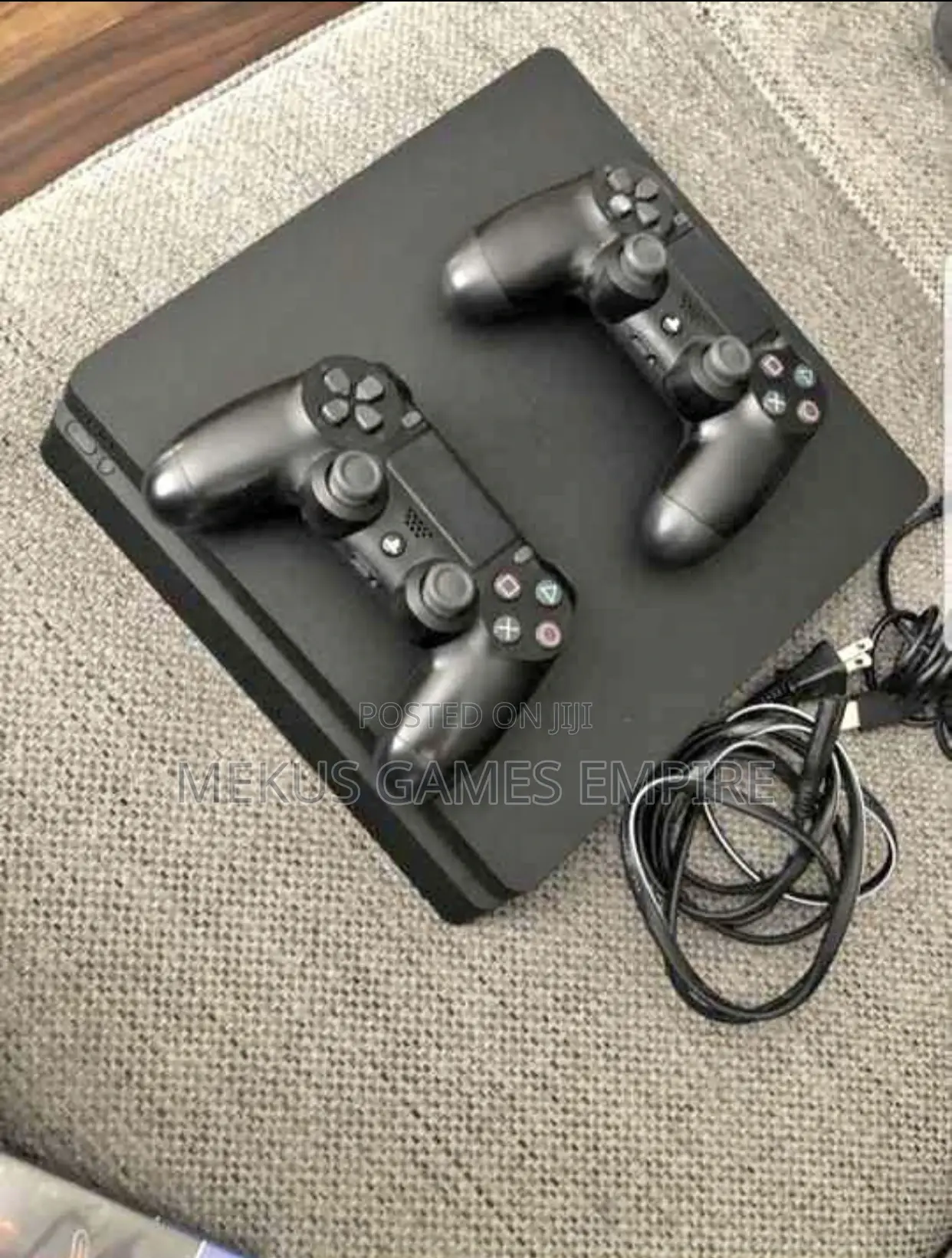 Ps4 Slim + Extra Controller