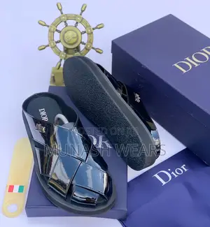 Classic Dior Basket Mule Design