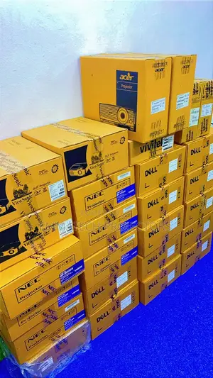 Brand New Projectors Lagos ,Abuja , Warri