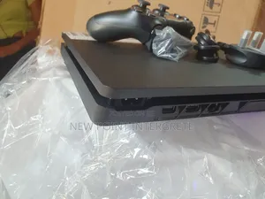 Playstation 4(Ps4) With Accessories