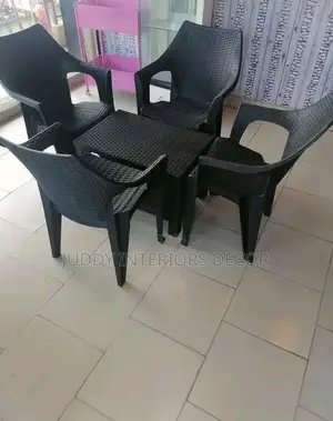 4 Seaters Restaurant Table Set
