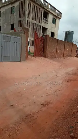 3bdrm Block of Flats in Iyana Church, Ibadan for sale