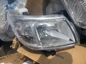 Head Lamp Hilux 2012