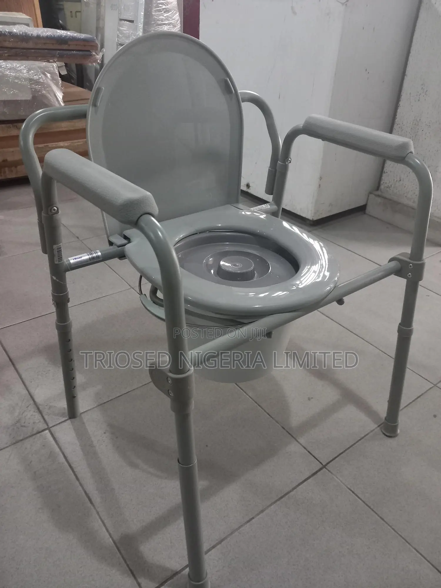 Commode Chair