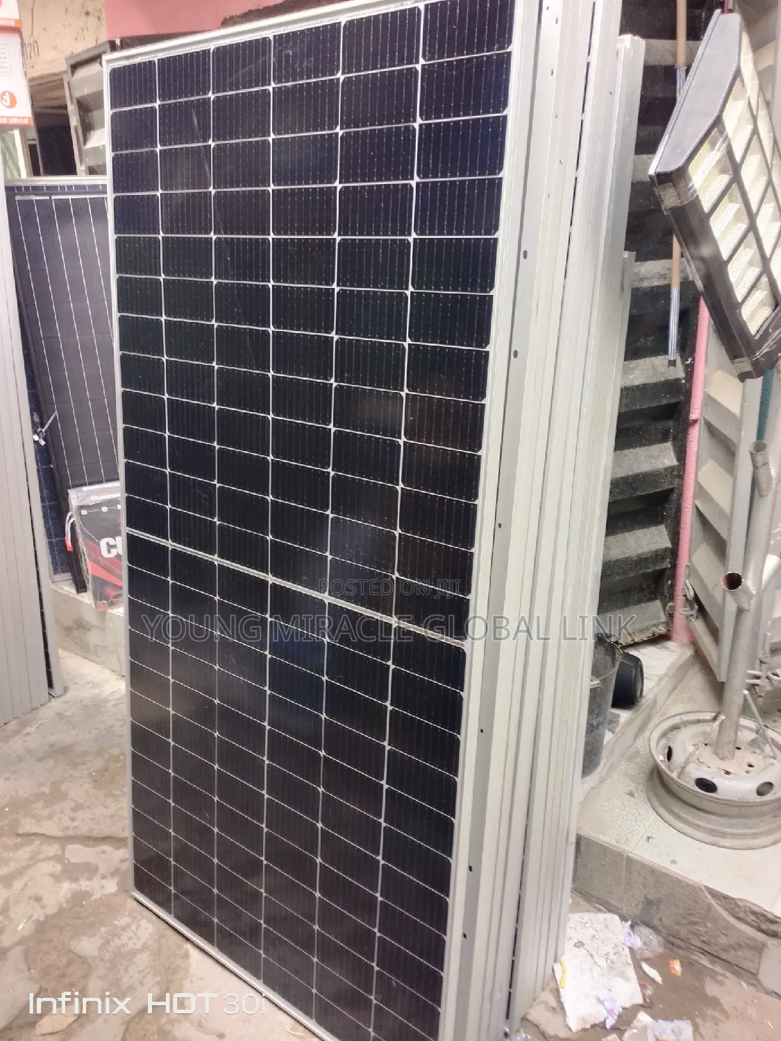Solar Panel Canadian 144cell/600w/48v