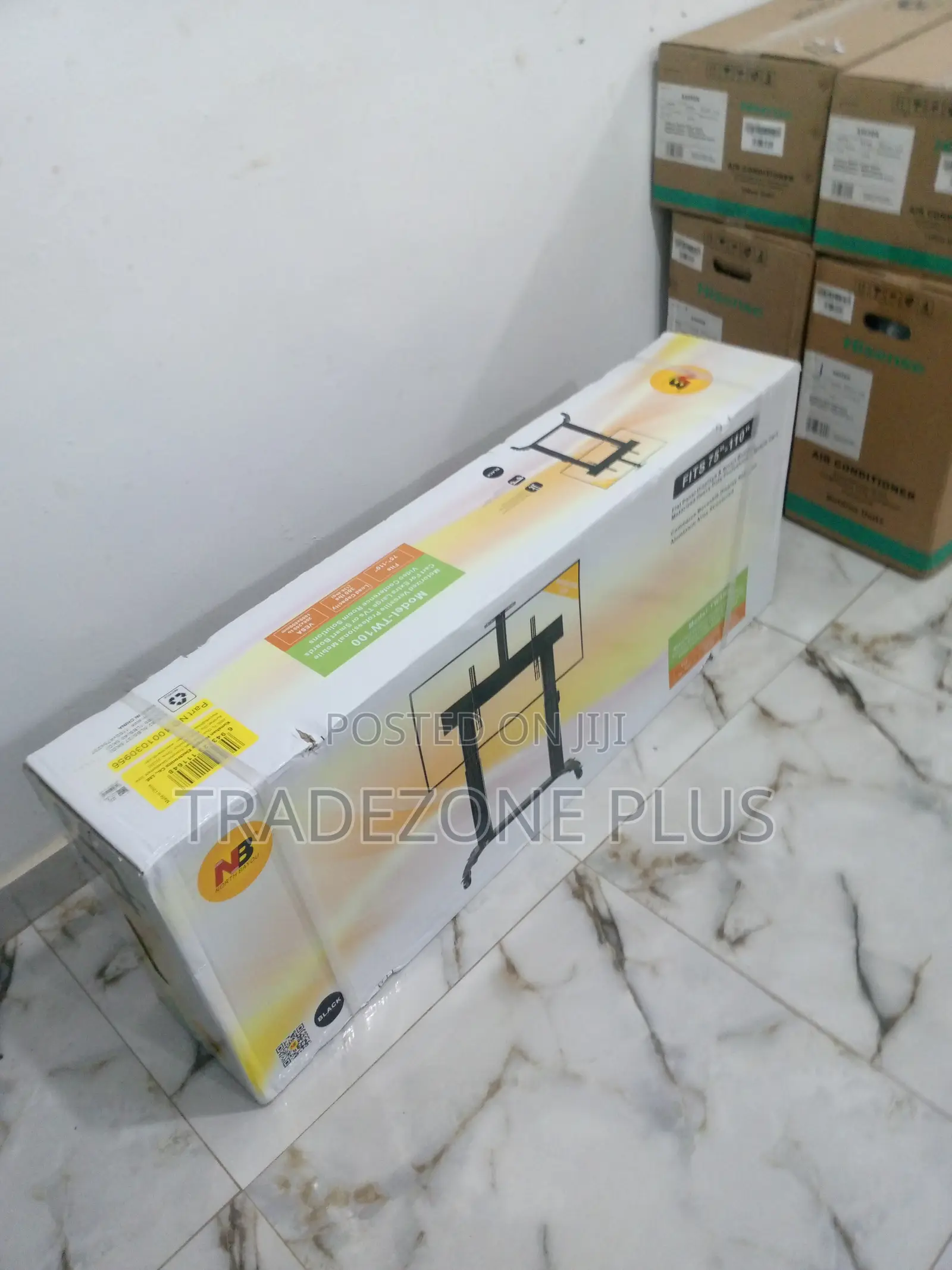 Quality North 75"-110" Motorize Screen Lift