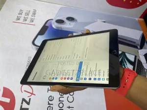 Apple iPad 9.7 32 GB Gray