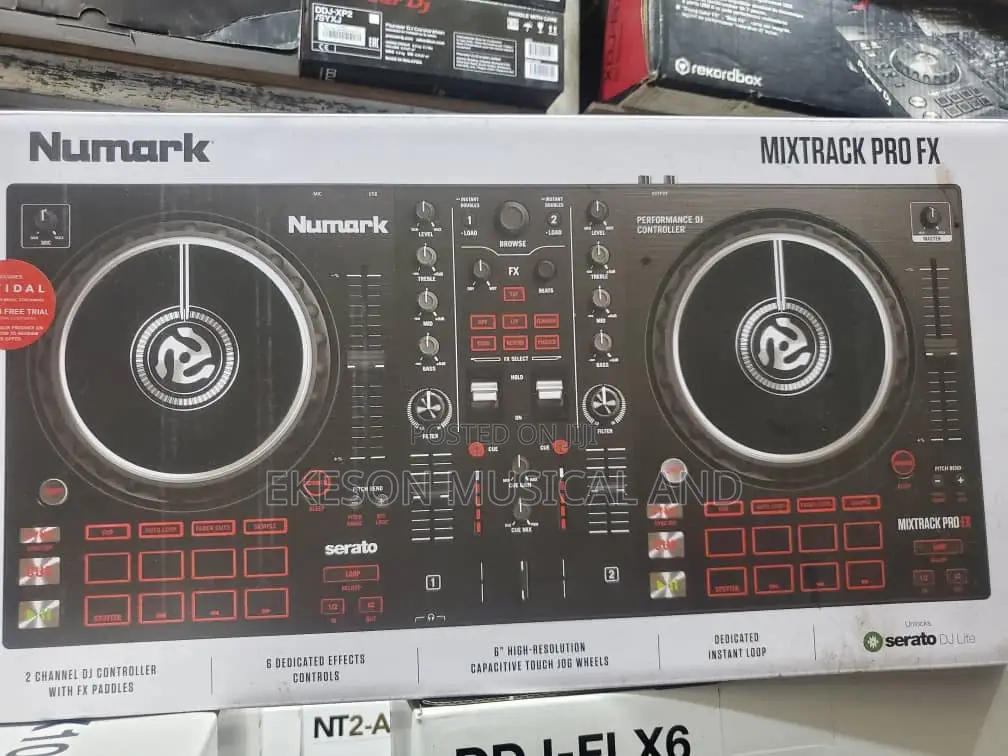 Numark Mixtrack PRO Fx3 DJ Controller