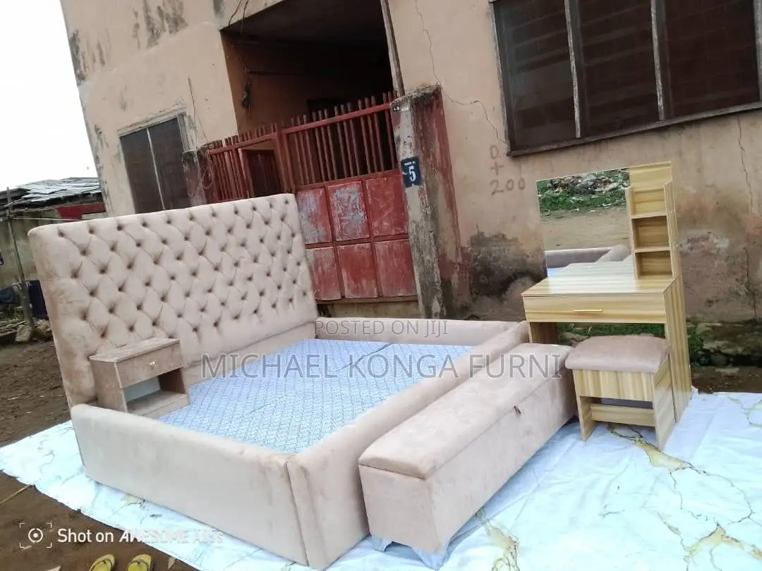 Complete Set of King's Size Padded Bed