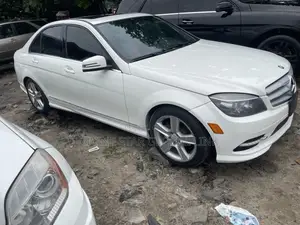 Mercedes-Benz C300 2010 White