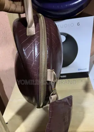 Photo - Onyx Studio 7 Carrying Bag - Brown