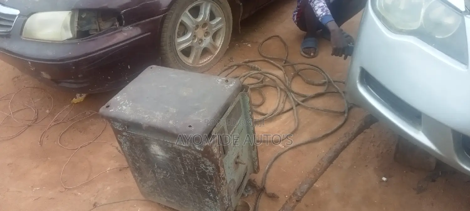 Best Mechanic With Diagnosis Tools Machine
