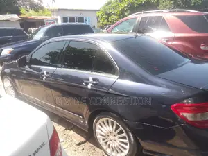Mercedes-Benz C300 2010 Blue