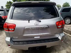 Toyota Sequoia 2010 Silver