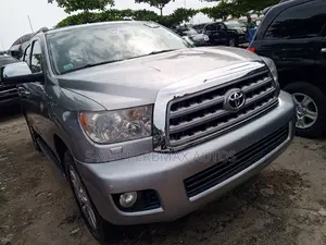 Toyota Sequoia 2010 Silver