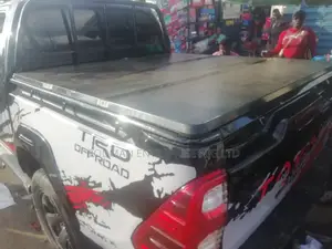Hilux Fiber Folding Boot Cover =__==