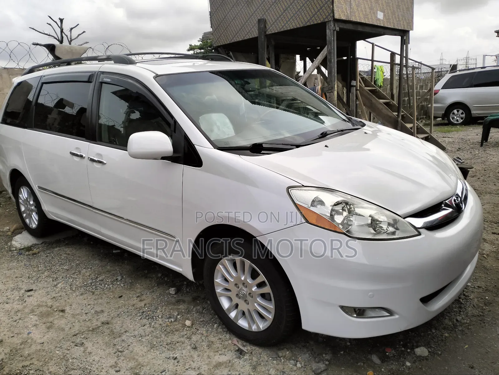 Toyota Sienna 2010 White