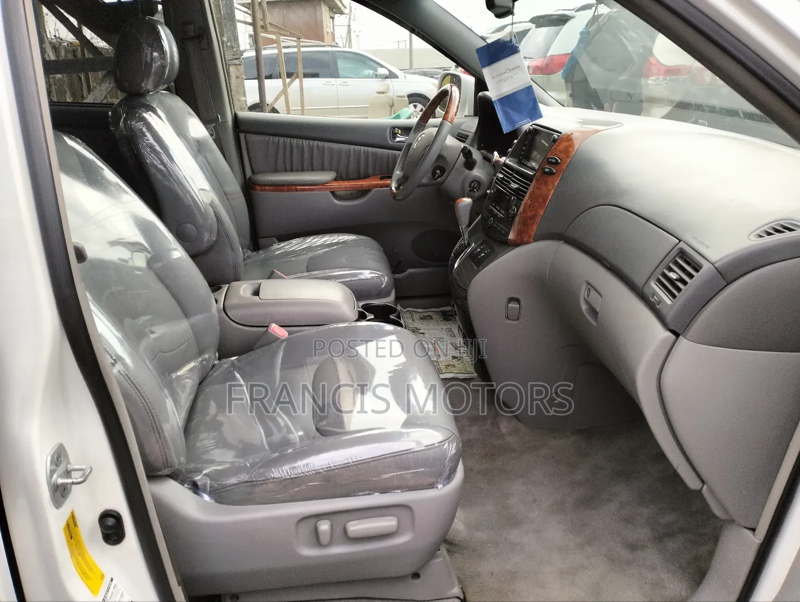 Toyota Sienna 2010 White