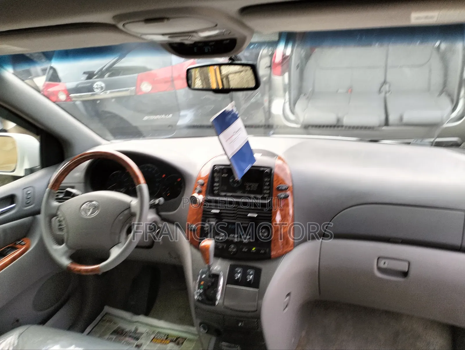 Toyota Sienna 2010 White