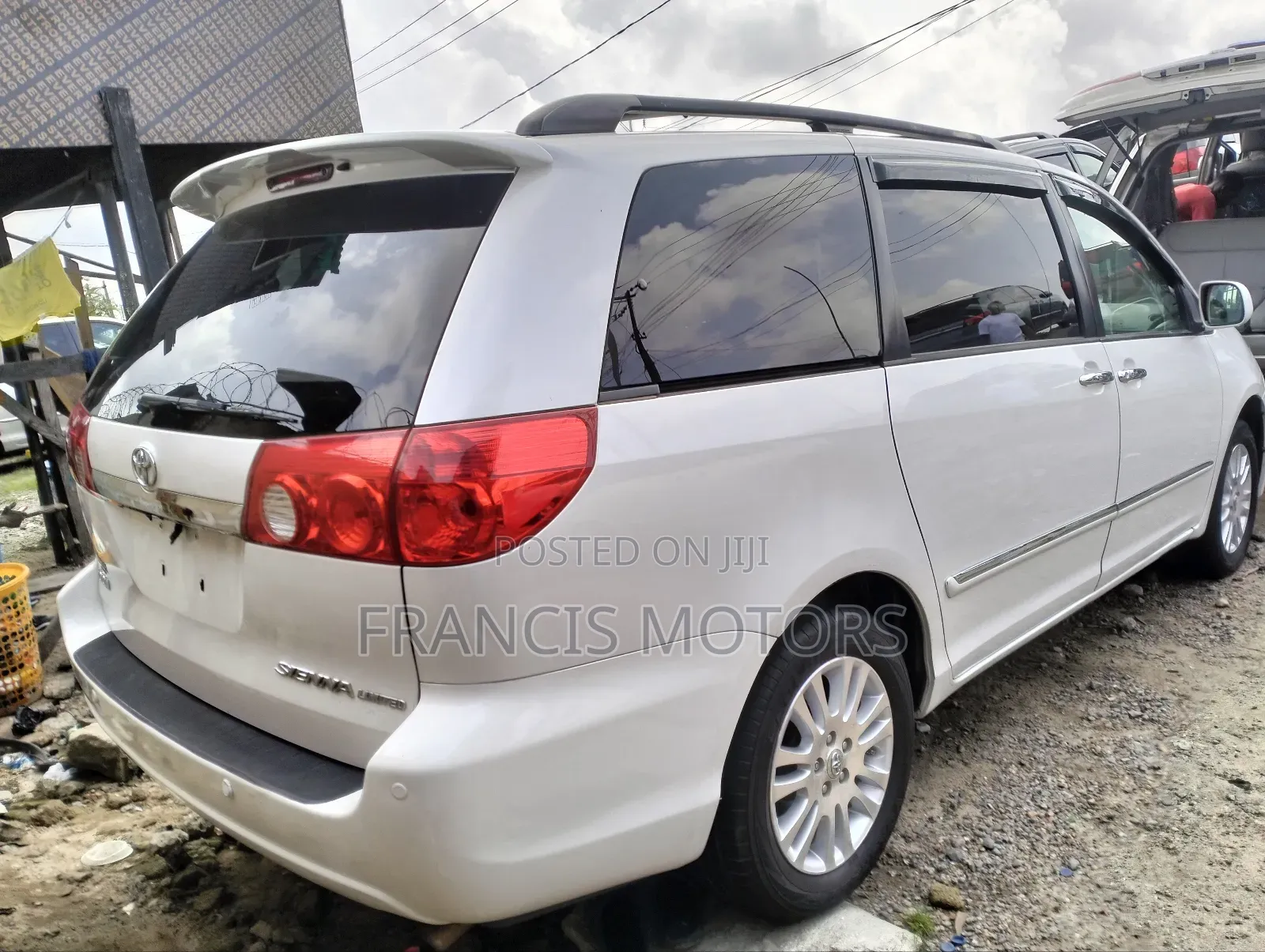 Toyota Sienna 2010 White