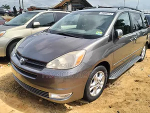 Toyota Sienna 2005 Gray