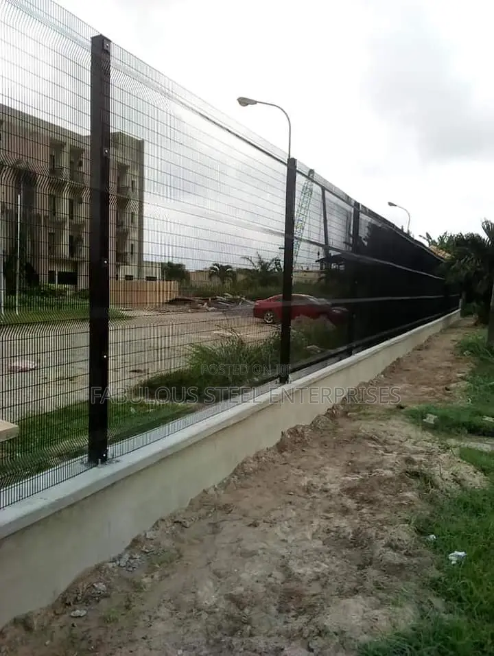 Black Panel Mesh Atufinger