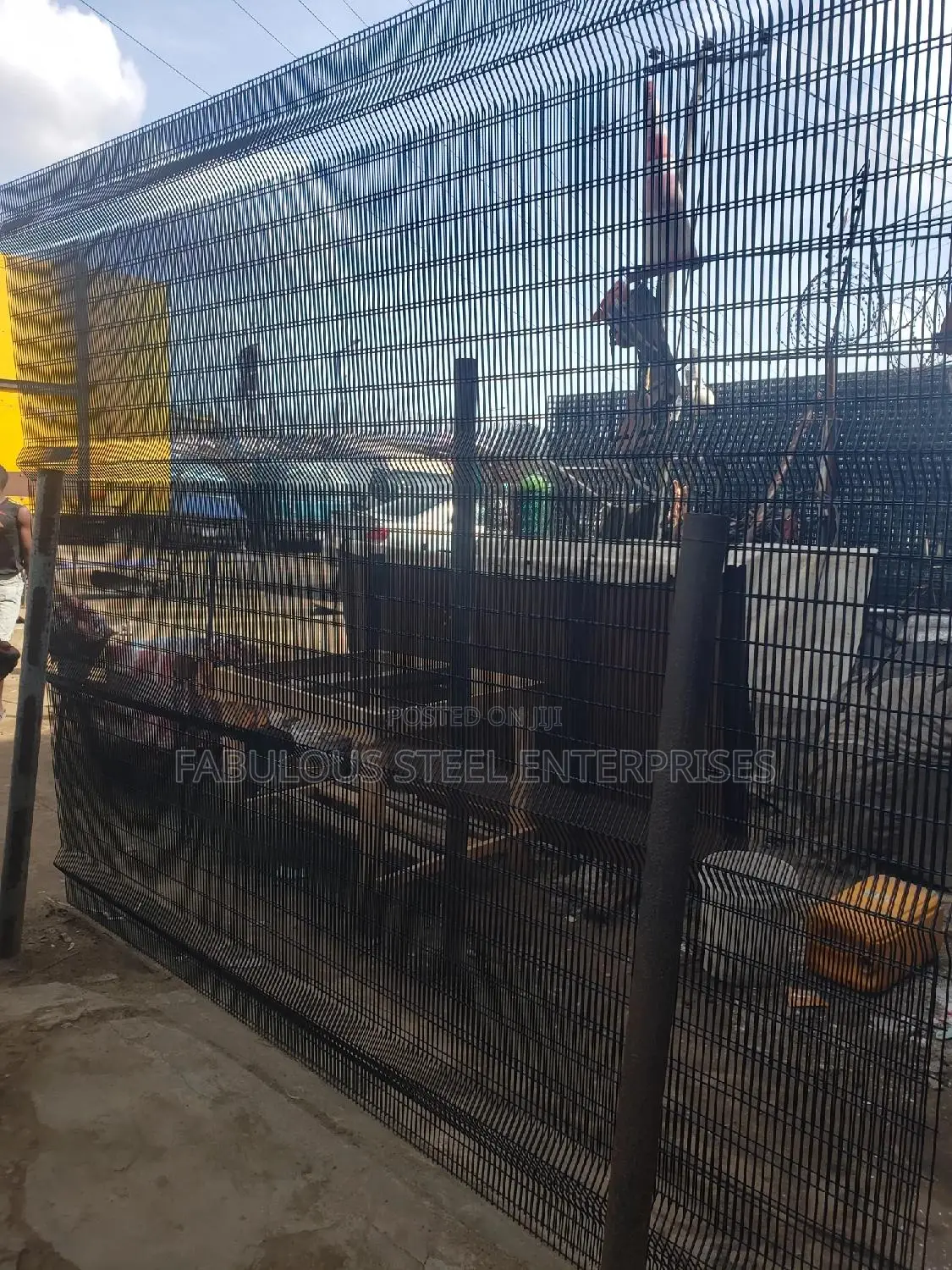 Black Panel Mesh Atufinger