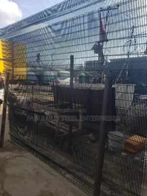 Black Panel Mesh Atufinger